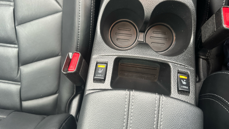 Nissan Qashqai 1.3 DiG-T N-Motion 5dr Petrol Hatchback